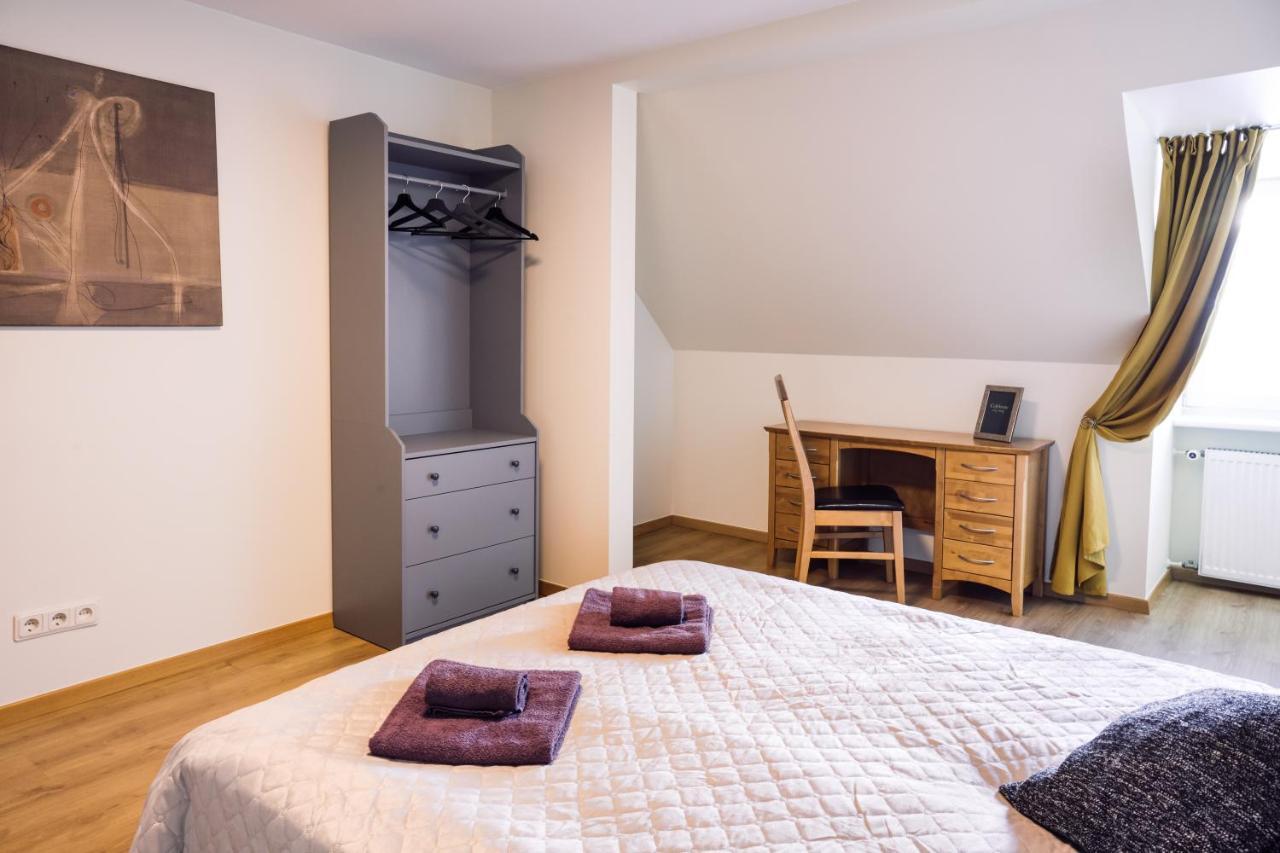 Rothko Apartment/8 Guests/4Bedrooms/Riga Old Town Exterior photo