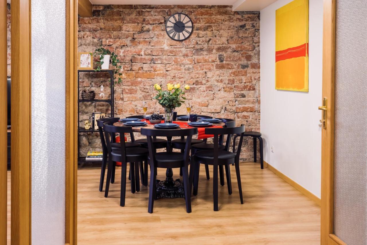 Rothko Apartment/8 Guests/4Bedrooms/Riga Old Town Exterior photo